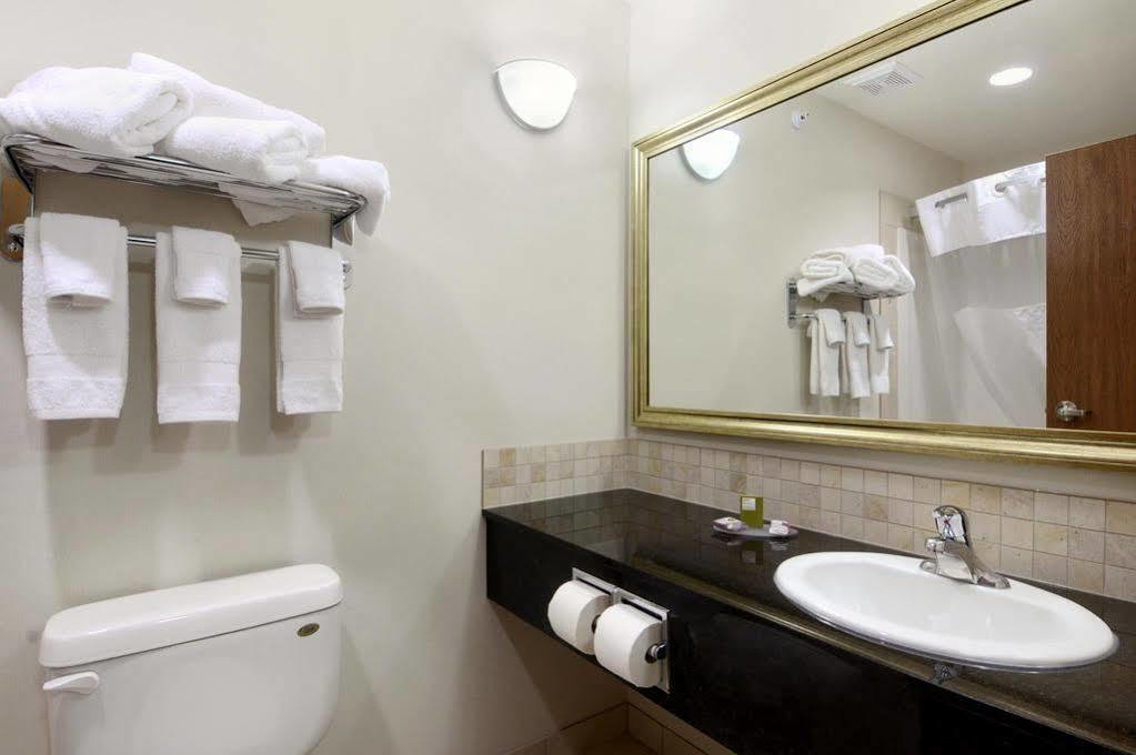 Coast Weyburn Hotel Pokój zdjęcie